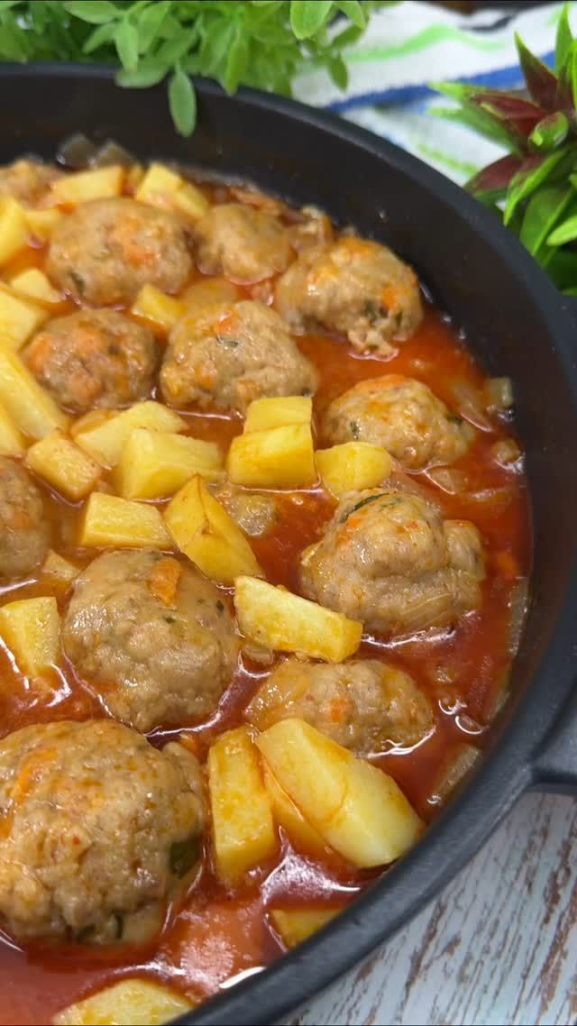 Albóndigas de Carne y Patatas Baby Horneadas