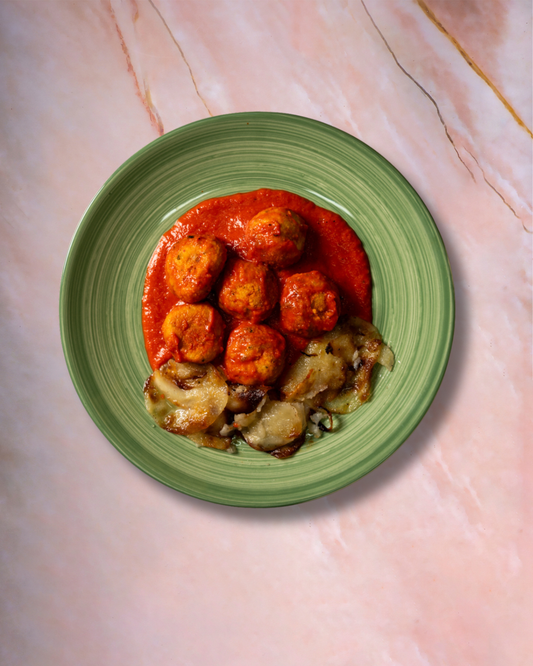 Albóndigas de Pescado en Salsa de Pimientos