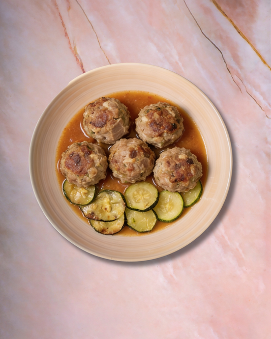 Albóndigas en Salsa con Calabacín