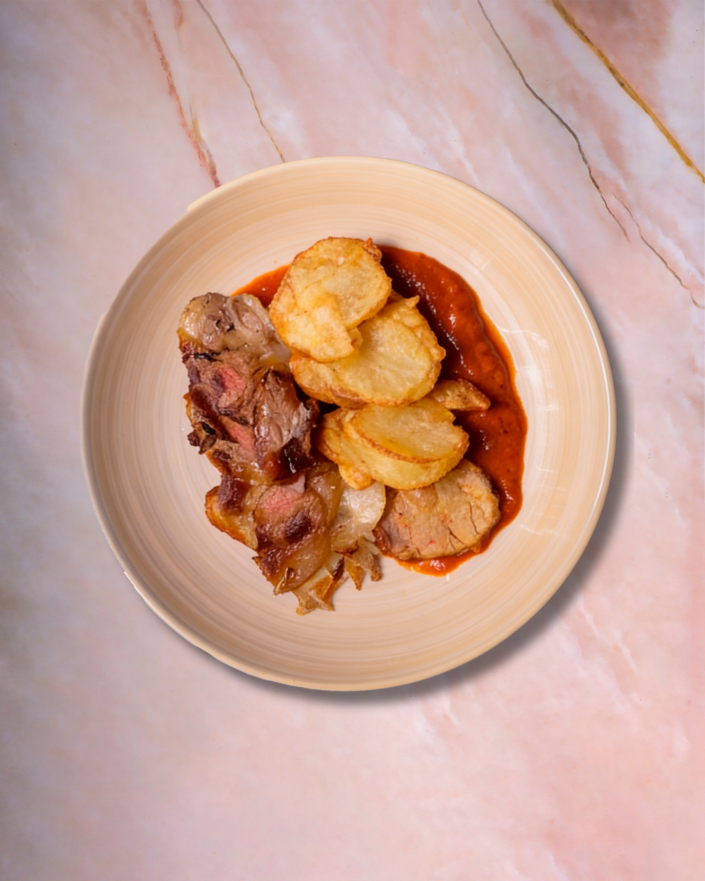 Solomillo en Salsa de Pimientos y Patatas Panaderas