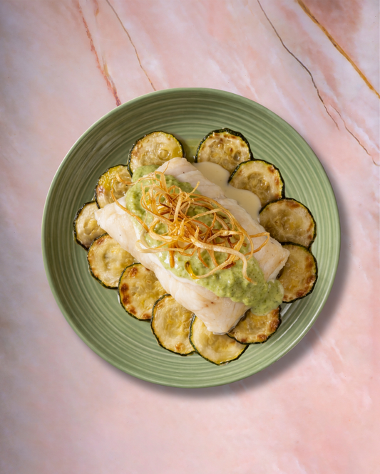 Tilapia en Salsa Verde con Calabacín Horneado
